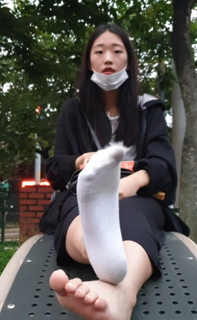 안경남 야외 발섭외(원본)