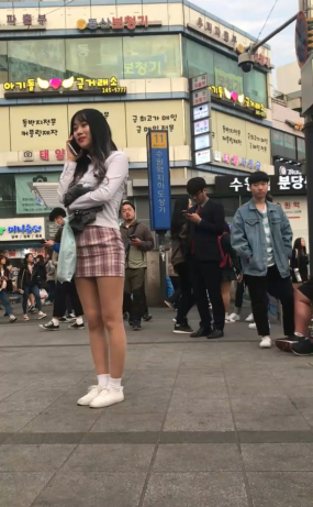 핫플거리 통화하는년(원본)