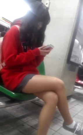 지하철 빨간티