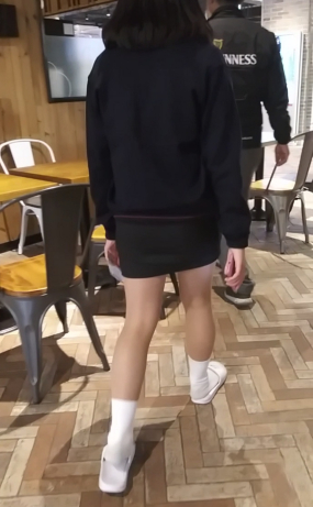 에스컬레이터 검은치마