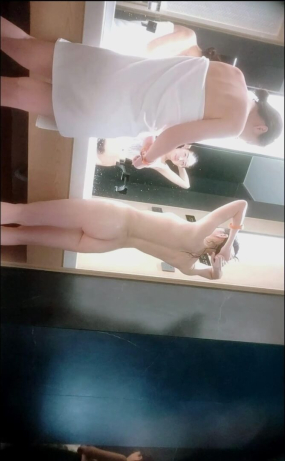 Voyeur24110202