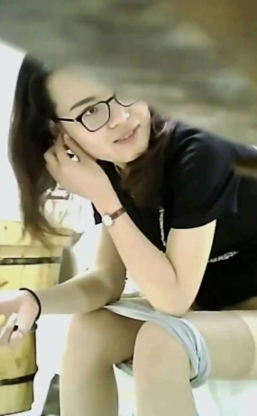 Voyeur24110601