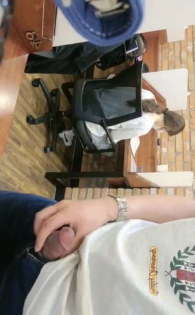 독서실에서 콘돔끼고 딸치는놈 [독서실.학원.버스] 혐