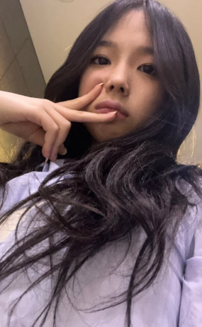 트위터에 셀카를 올린 여자