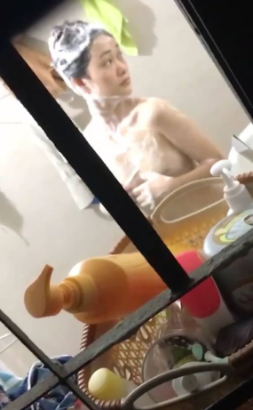 Voyeur24120602