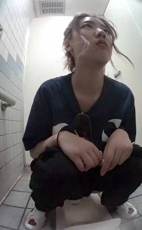 Voyeur25021201