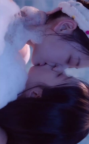 혜리_최근 드라마 가슴만지며 키스신
