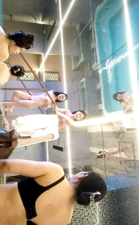 Voyeur25042002
