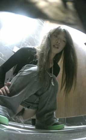 Voyeur25052902