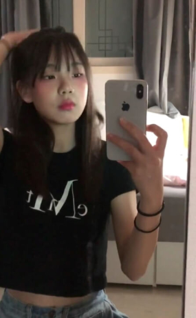 셀카로 핑두 가슴찍는 풋풋한 친구
