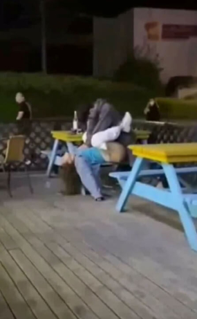Voyeur25081902