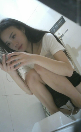 Voyeur25101701