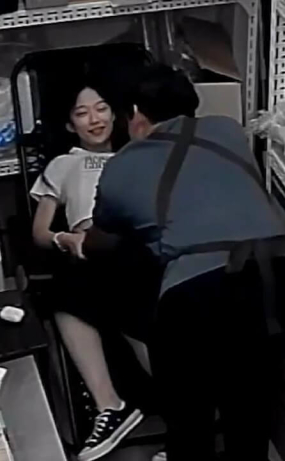 IPCAM호프집 사장과 알바생_몰래섹스