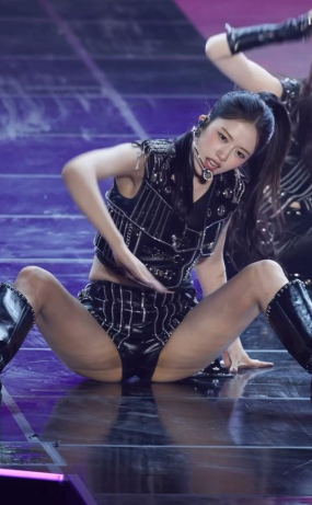 안유진 ✨ 【직캠】 누브라. 허벅지안쪽 노출