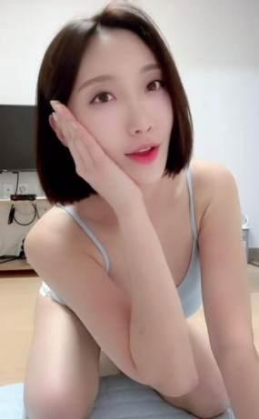 BJ &ndash; 짧은 머리 미녀들의 노출