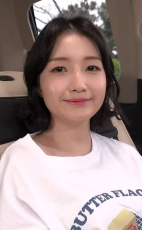 AR-201 Ari She&rsquo;s so horny she can&rsquo;t stop shaking